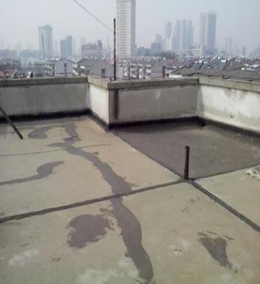 罗山漏水维修 楼顶漏水是什么原因，楼顶漏水维修方法是什么?